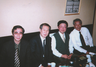 国体文化講演会二次会で（左から）笹井氏、鈴木、高森氏、河本氏、森氏（3/27）