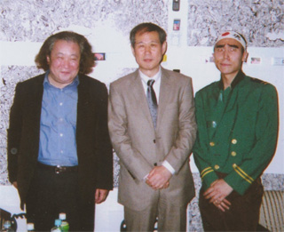 （左より）内海さん、鈴木、中島君