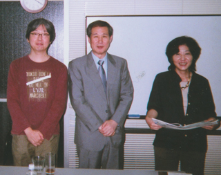Parc自由学校で（9/28）大岡淳さん（左）、スタッフの内田さん（右）