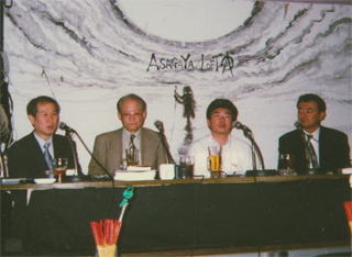 阿佐ケ谷ロフトで（10/3）左から鈴木邦男、高見澤昭治さん、小林正弘さん、上原潤一さん