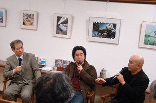 中川文人氏（中央）、外山恒一氏（右）ジュンク堂新宿店のトークセッション（2/26）