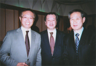 （左から）二木啓孝さん、木村三浩さんと