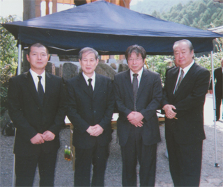 （左から）徐裕行さん、鈴木邦男、山平重樹さん、蜷川正大さん