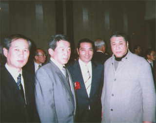（左から）鈴木邦男、東孝さん、松浪健四郎さん、麻生秀孝さん