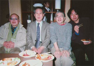 （左より）宇賀神さん、鈴木邦男、深笛さん、赤木さん