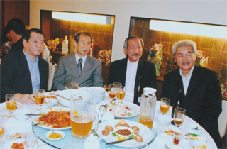 （左から）木村氏、鈴木、犬塚氏、矢野氏