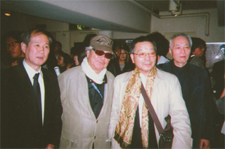 （左から）鈴木、若松監督、本多清さん、松本健一さん