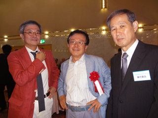 福田和也さん（左）、猪瀬直樹さん（中央）