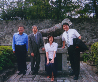 静岡名産「わさび」の像