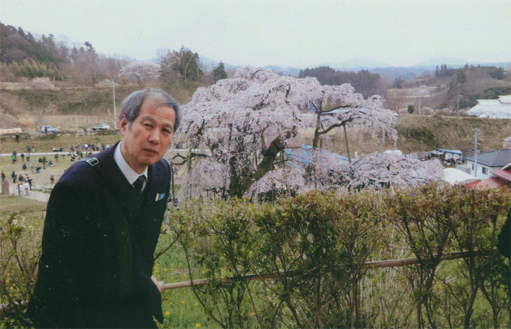 樹齢1000年。「日本三大桜」の一つです