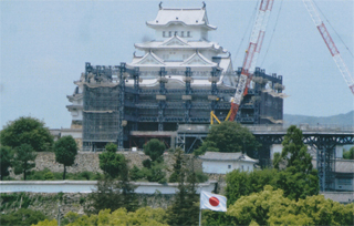 改修中の姫路城