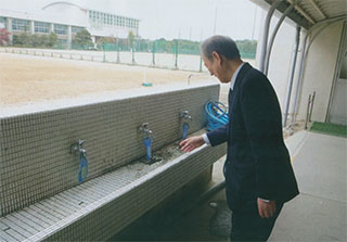 必勝氏は、ここで手を洗ってました